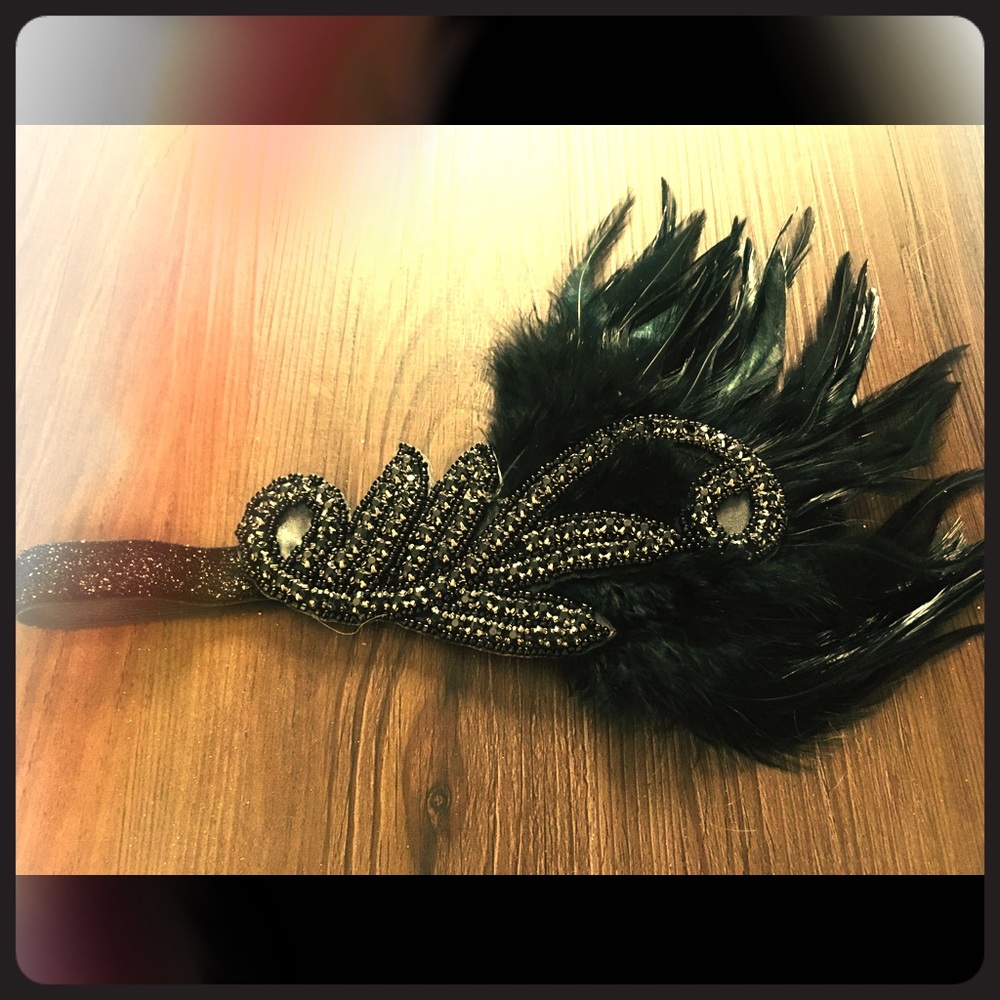 1920’s inspired feather headband.